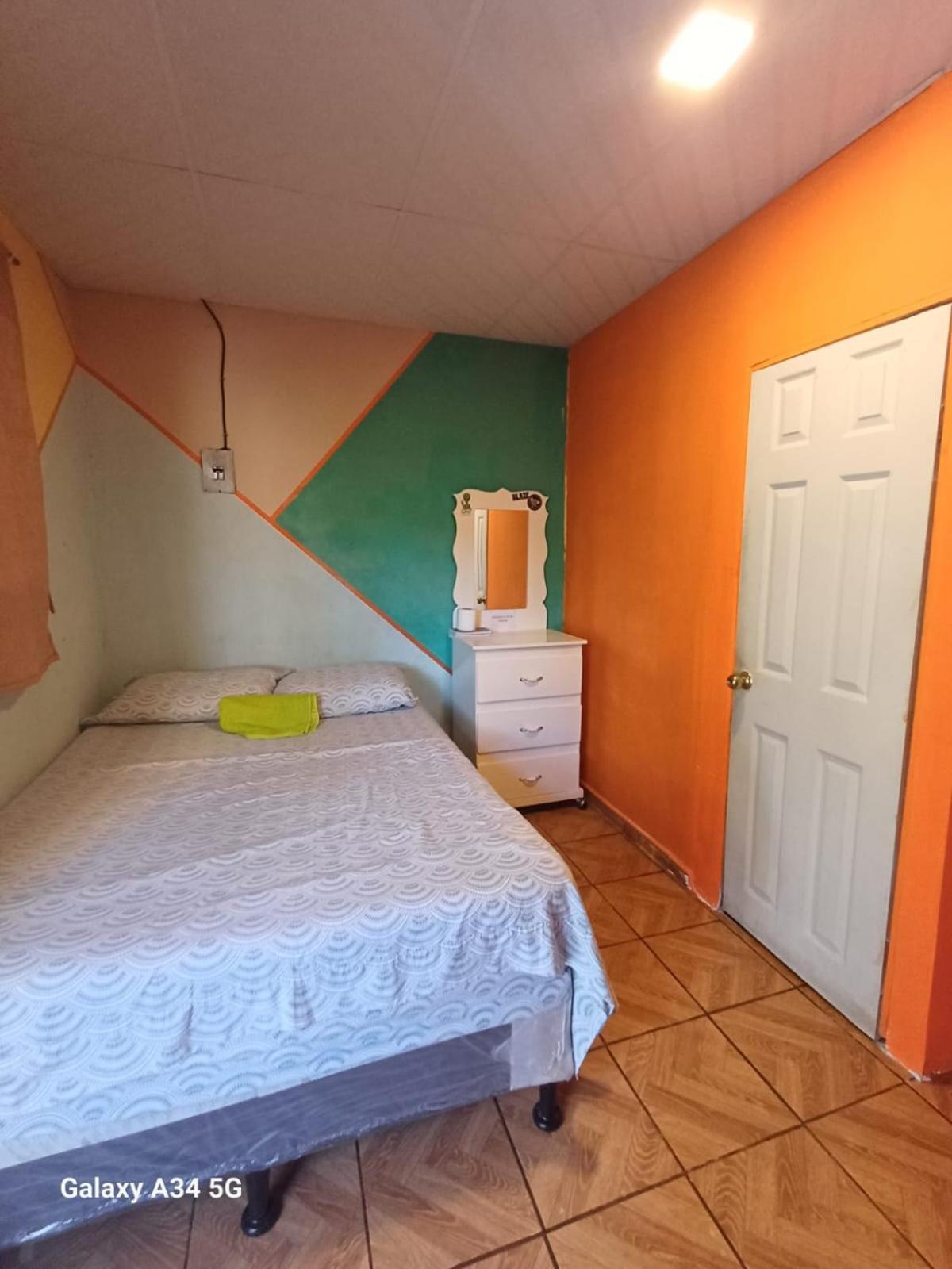 Hostal Nina Oly Tamanique Rom bilde