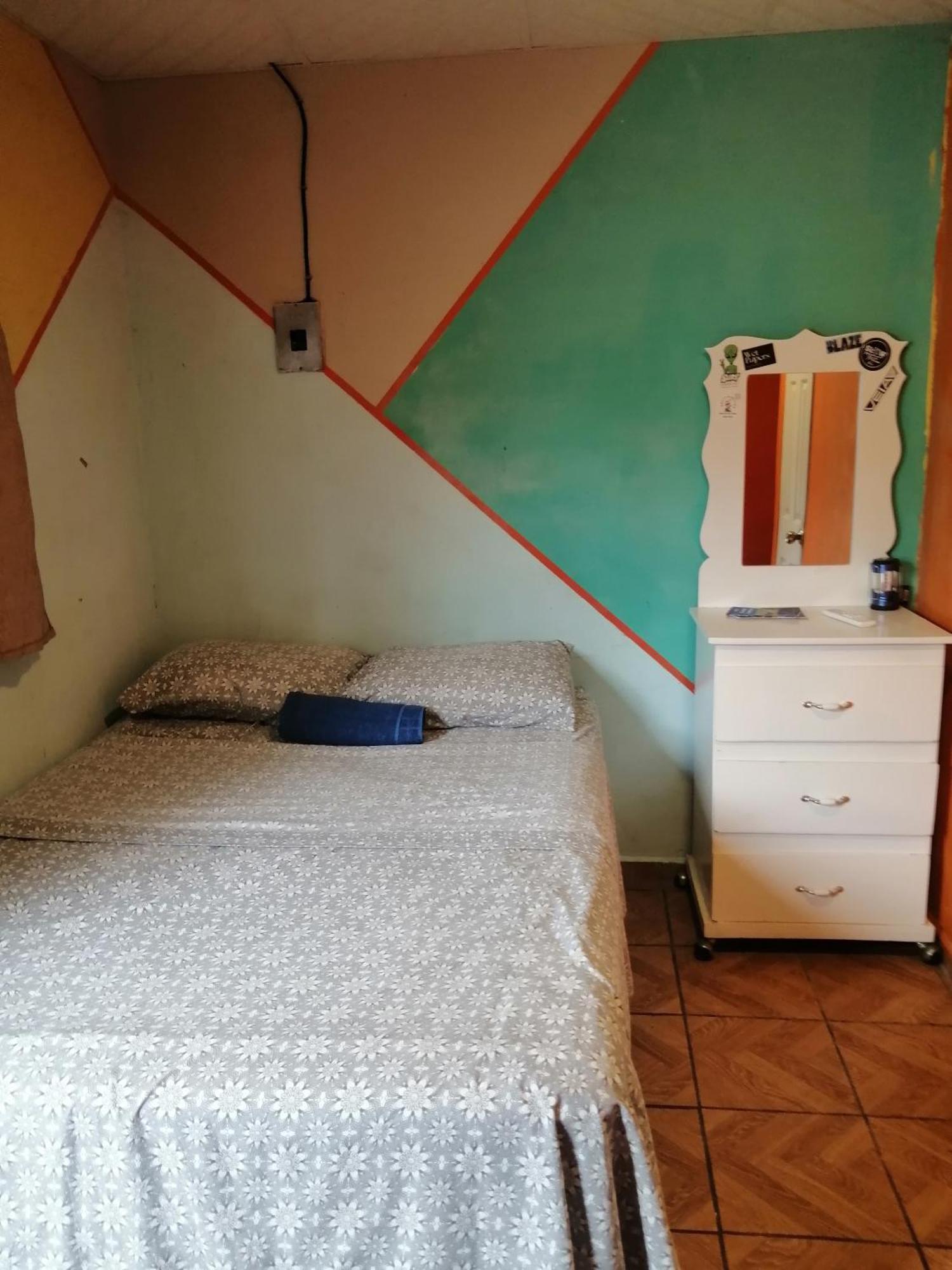 Hostal Nina Oly Tamanique Rom bilde